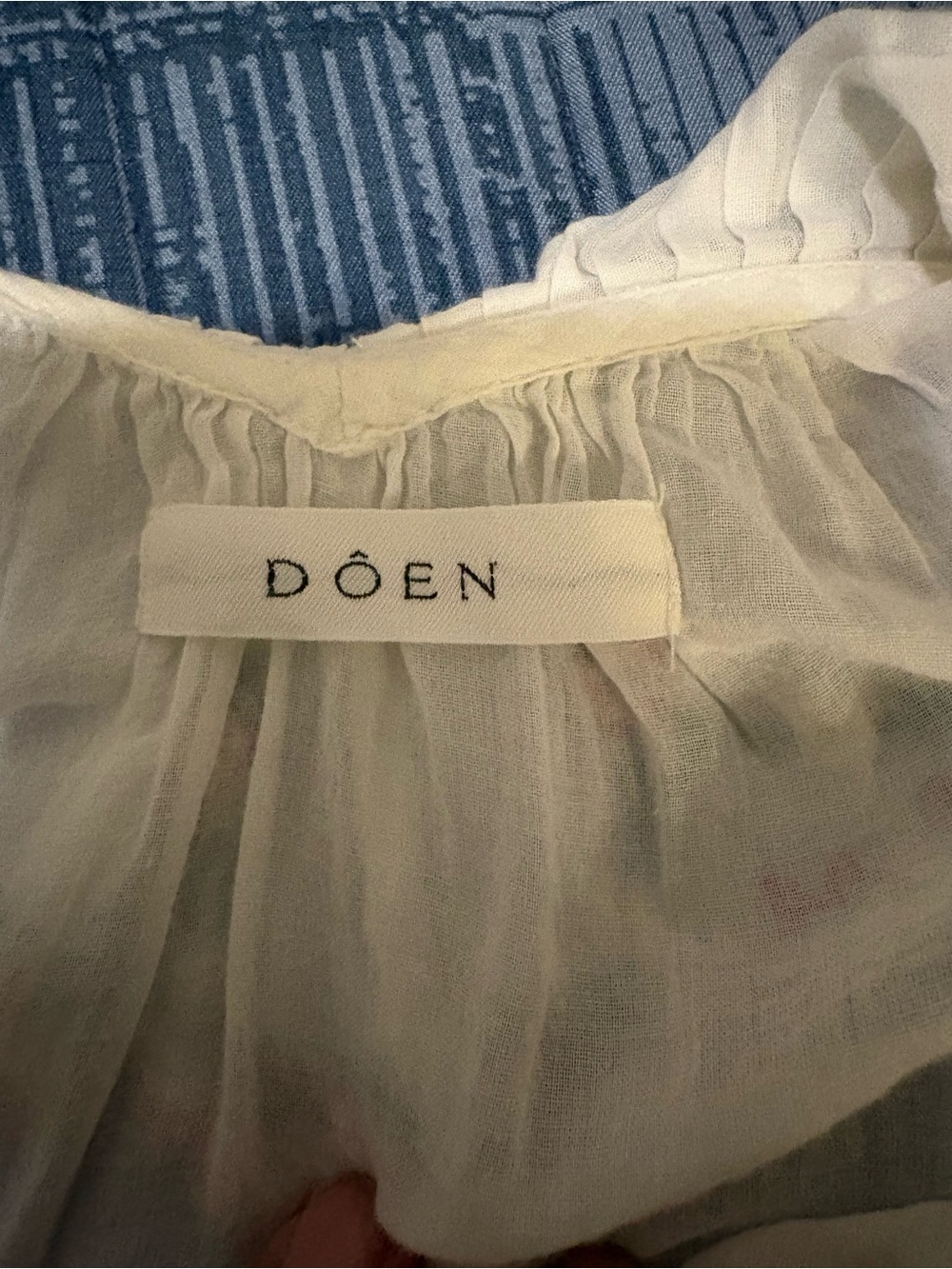 Doen Chateau Strawberry Embroidered Nightgown Size Small Very Rare - Picture 11 of 16